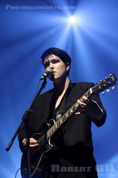 THE XX - 2010-07-03 - BELFORT - Presqu'ile du Malsaucy - Romy Madley Croft